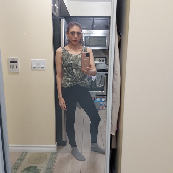 Tank top - Picture 2 of 3